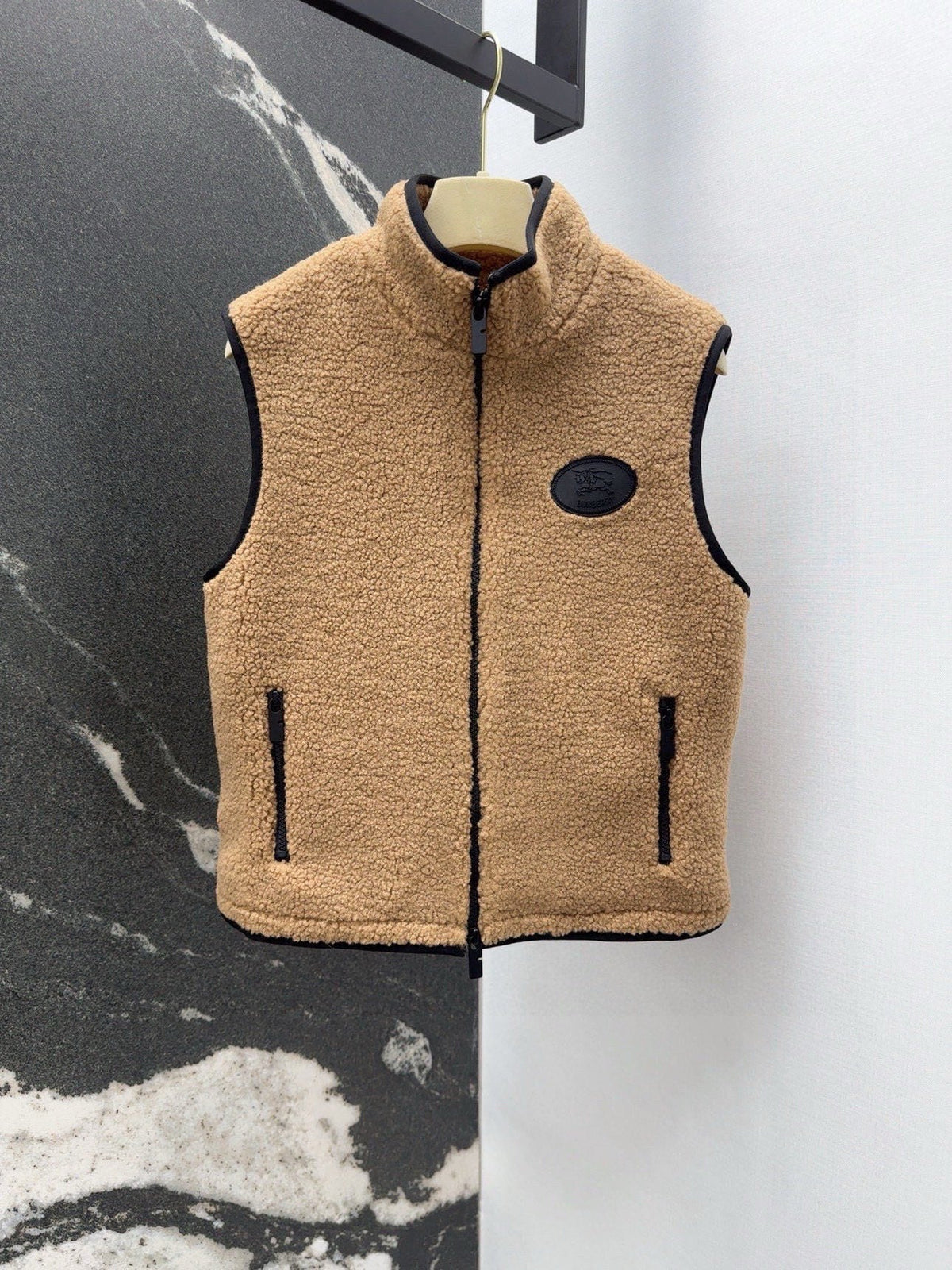 BURBERRY 25S SHEARLING VEST 266