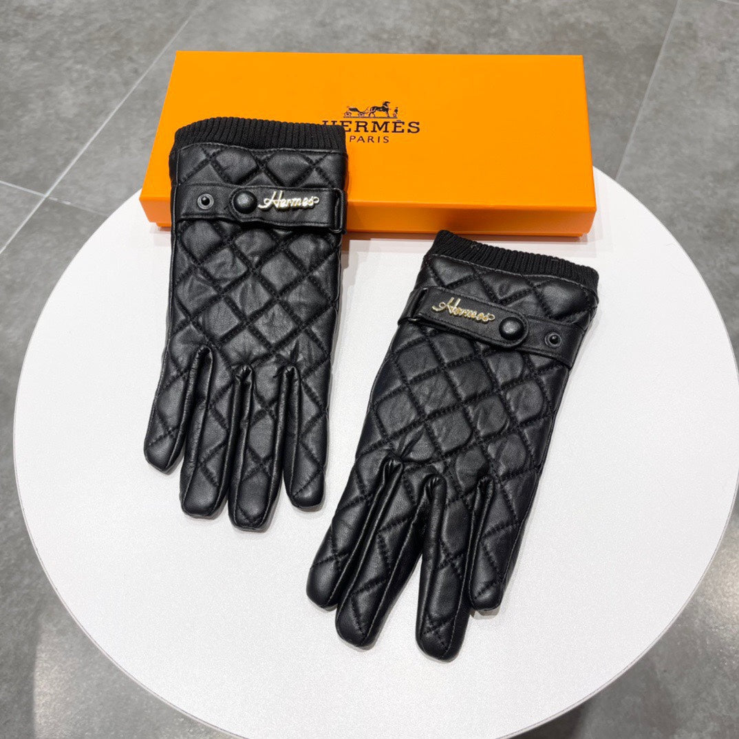 GLOVES IN BLACK LAMBSKIN AND WOOL LINING 109612