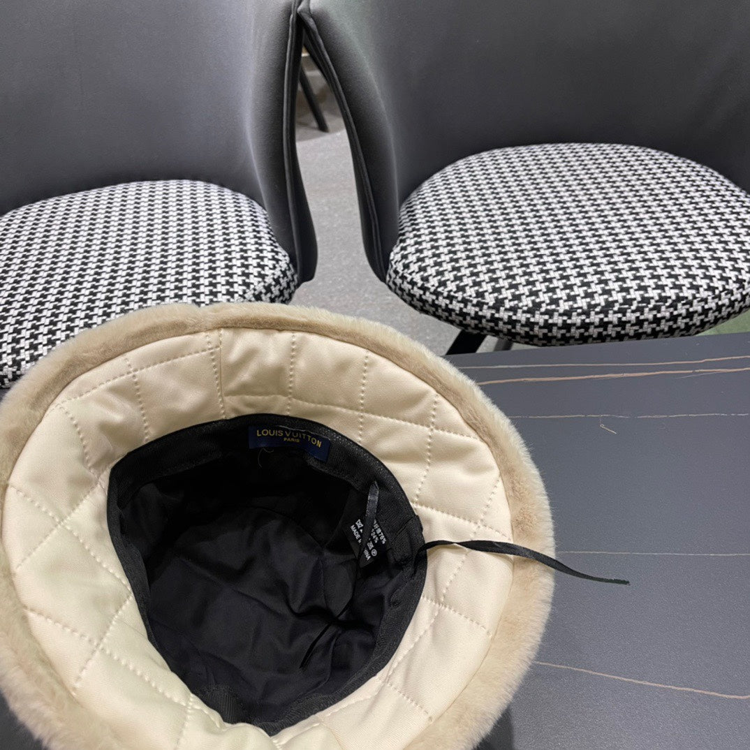 KNITTED BUCKET HAT IN CREAM BEIGE COTTON AND LAMB FUR 420924