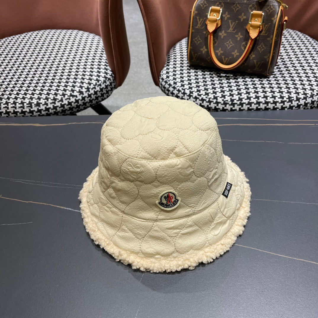 REVERSIBLE NAPPA & SHEARLING BUCKET HAT TAN BEIGE 436509