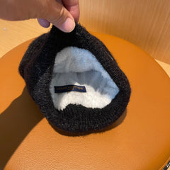 BEANIE HAT IN BLACK WOOL 803043