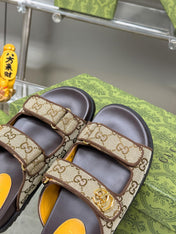 GG SANDALS IN DARK BROWN CALFSKIN AND BEIGE FABRIC WITH GOLD HARDWARE