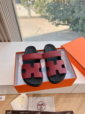 CHYPRE SANDAL IN CURRANT RED SHINY GRAINED CALFSKIN