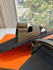 CHYPRE SANDAL IN ARMY GREEN SUEDE AND CALFSKIN