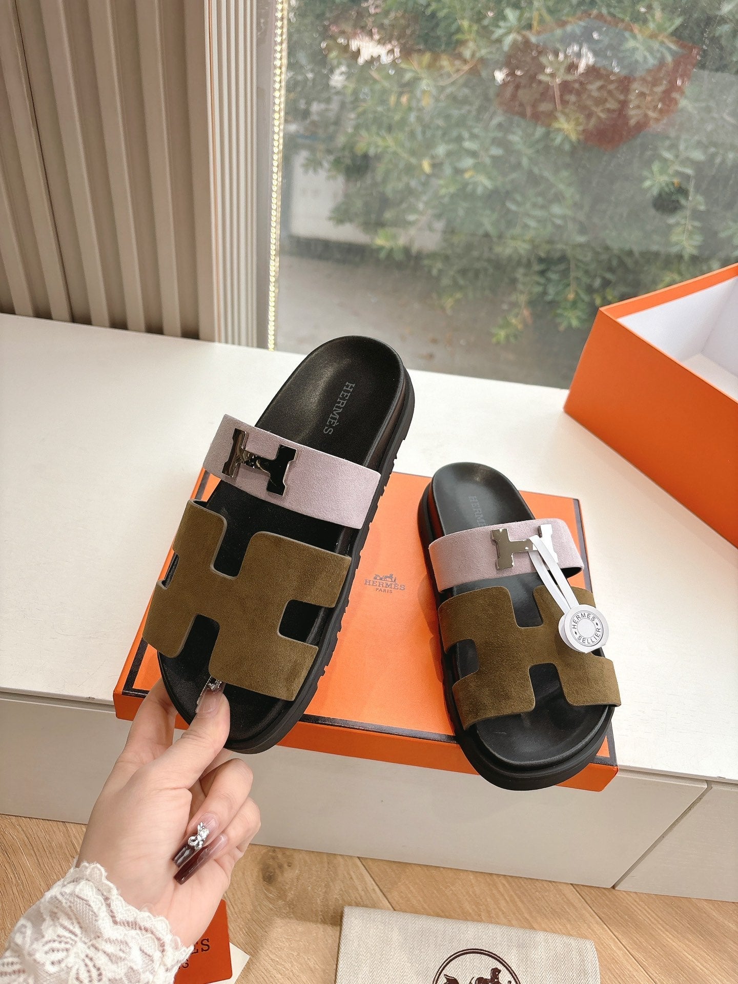 CHYPRE SANDAL IN LIGHT PINK MIX CHOCOLATE BROWN SUEDE