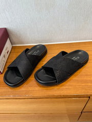 GG SLIDES X-STRAP IN BLACK SUEDE WITH EMBOSSED LOGO