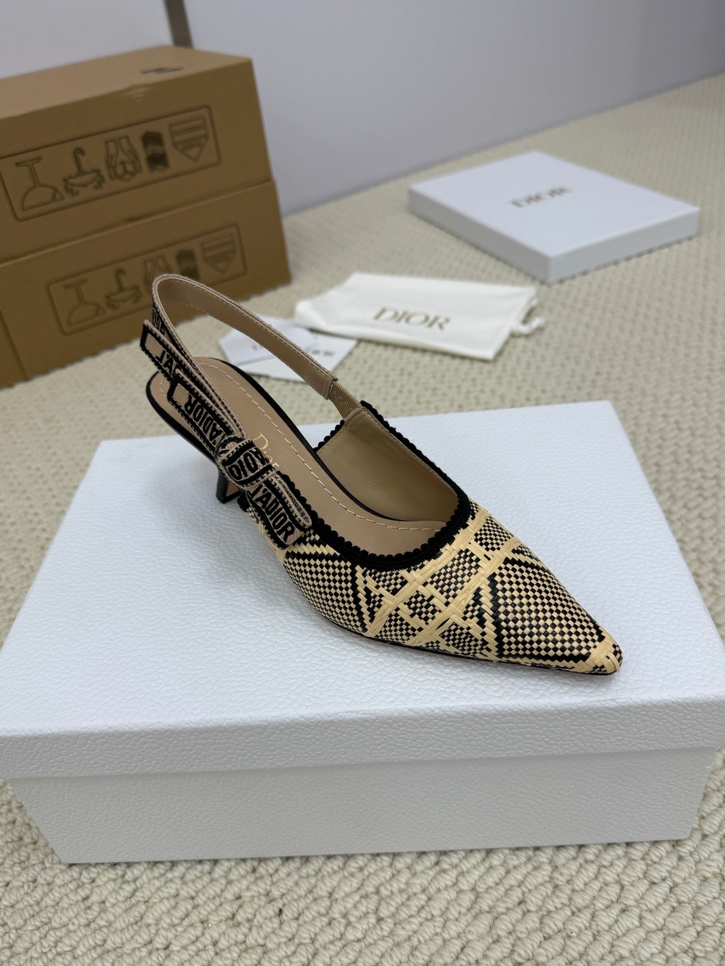 DIOR HIGH SLINGBACK 65 MM 25S IN BLACK AND BEIGE RAFFIA