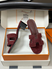HM 25S ORAN HIGH‑HEEL SANDAL IN DARK RED SUEDE AND LAMBSKIN