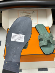 HM 25S ORAN SANDAL IN DUSTY MOSS GREEN SUEDE AND LAMBSKIN