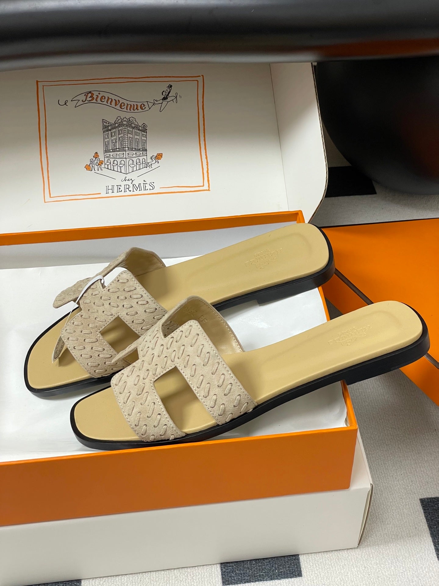 HM 25S ORAN SANDAL IN BEIGE SUEDE AND LAMBSKIN