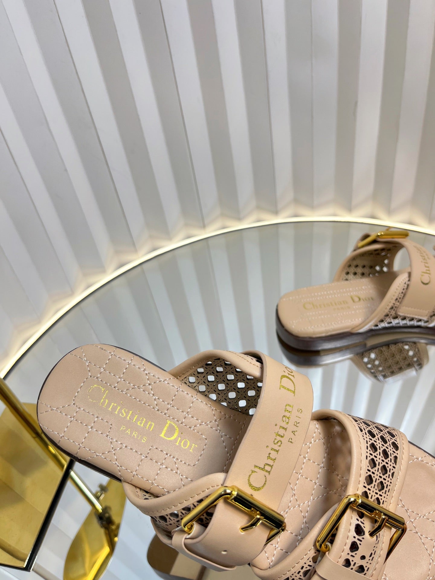 D-AVENUE SLIDES 25S IN BEIGE CALFSKIN MICRO CANNAGE MOTIF