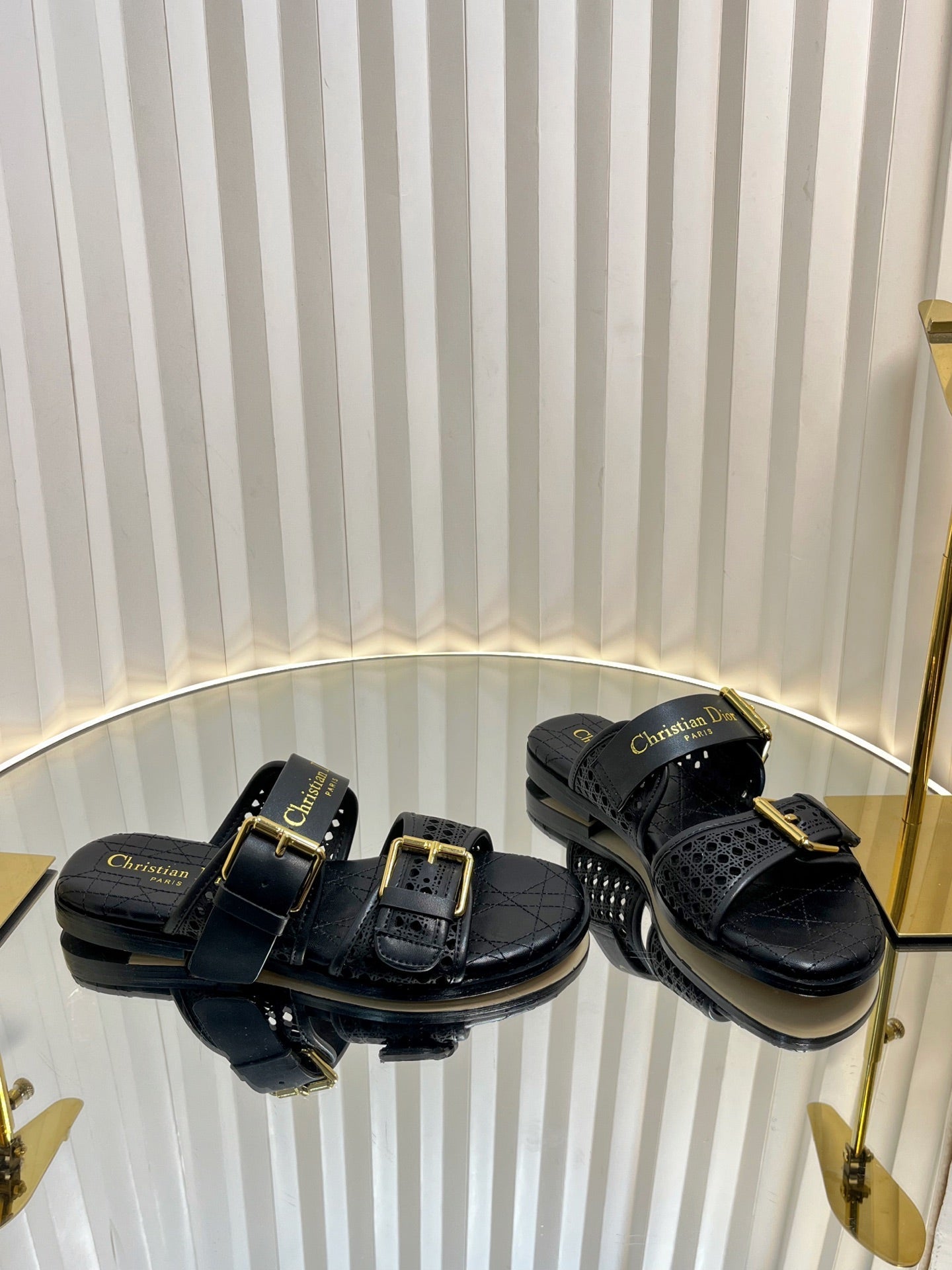 D-AVENUE SLIDES 25S IN BLACK CALFSKIN MICRO CANNAGE MOTIF