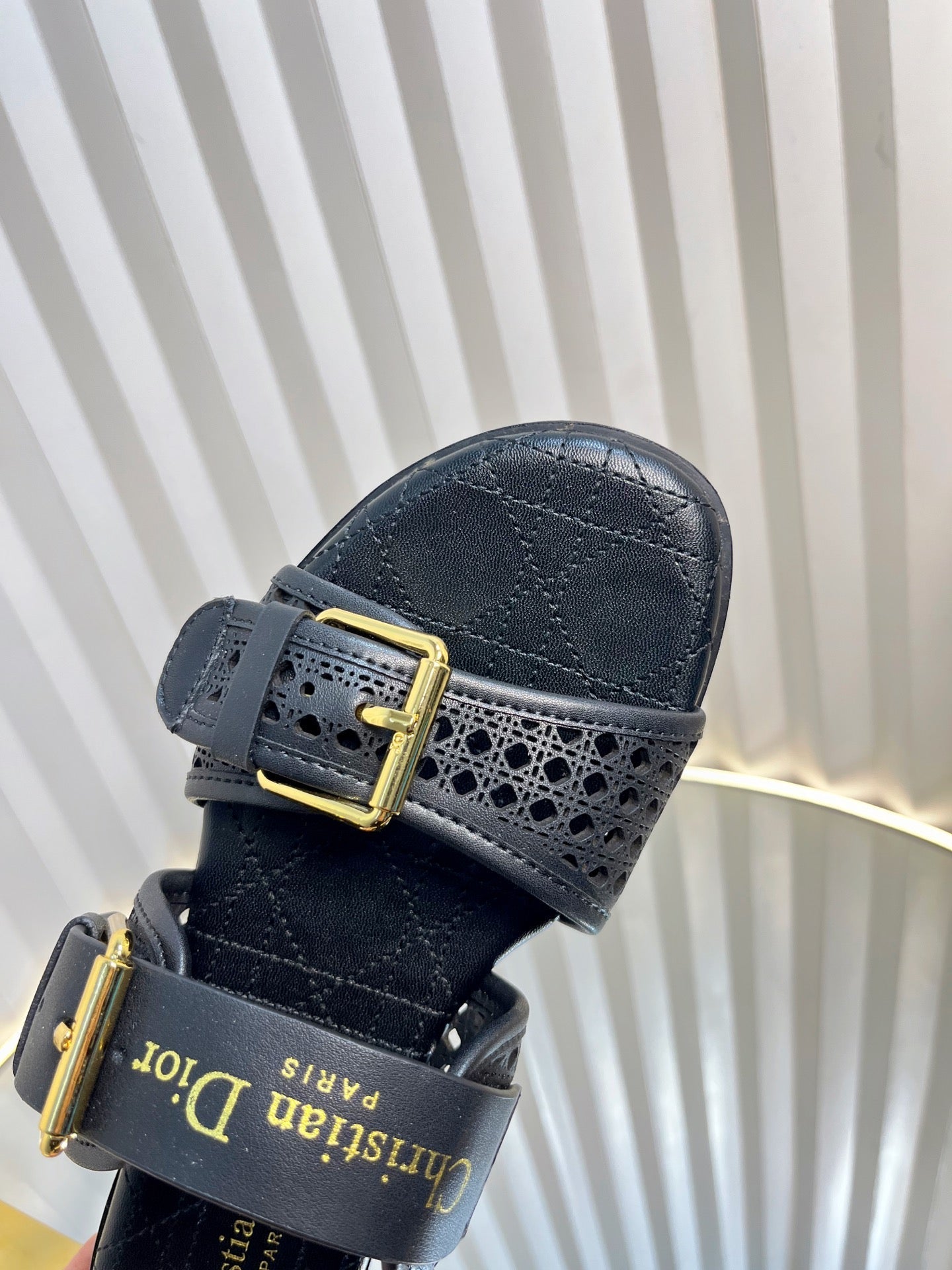 D-AVENUE SLIDES 25S IN BLACK CALFSKIN MICRO CANNAGE MOTIF