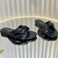 LACE SANDALS IN BLACK CALFSKIN