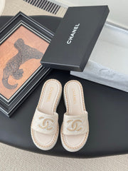 WEDGE HEELS IN HIGHT BEIGE CALFSKIN MIX CHAIN BASE