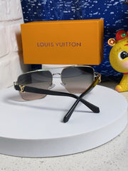 SIGNATURE SQUARE SUNGLASSES 567474 IN SILVER METAL GREY SMOKE LENSES
