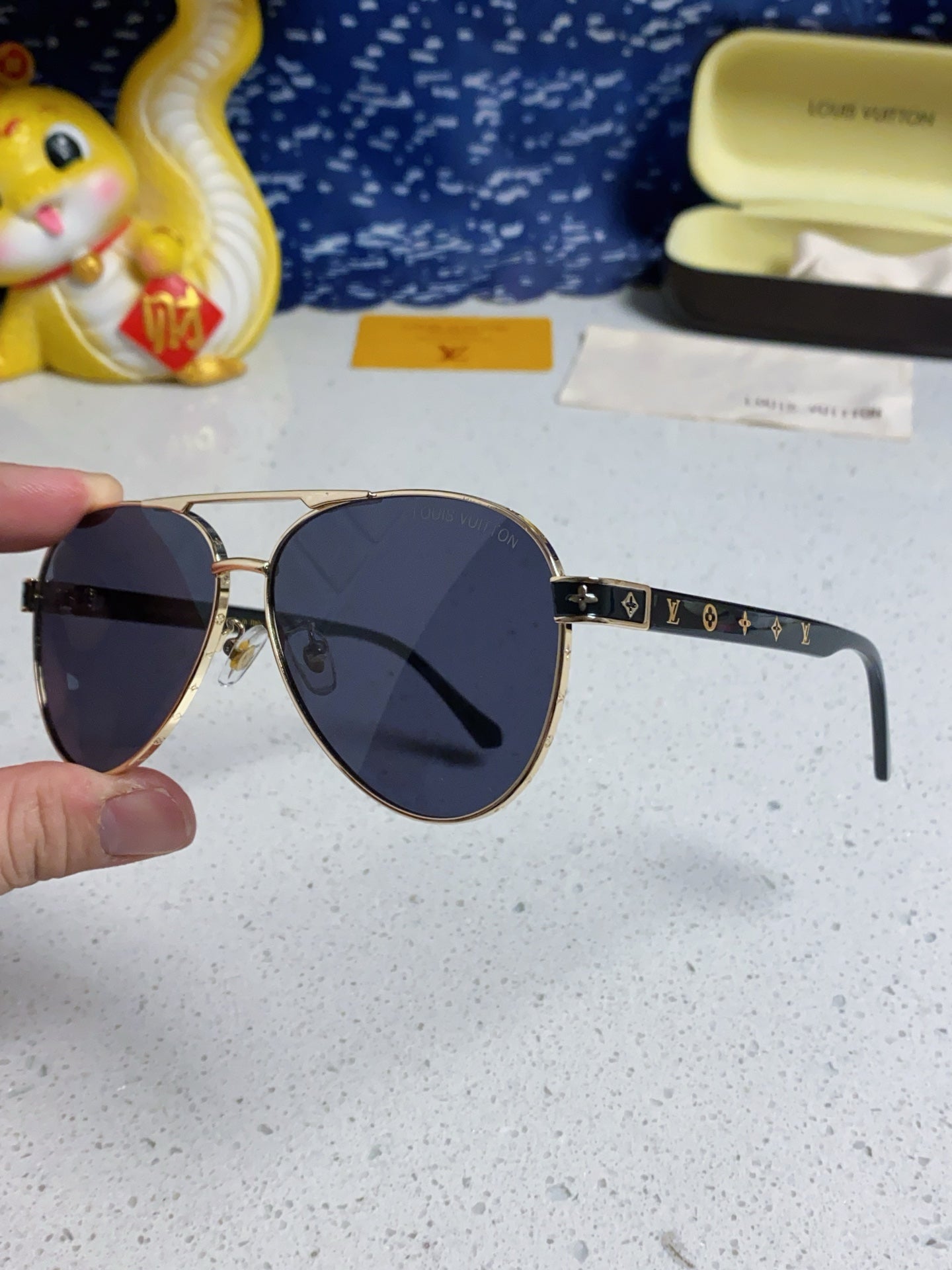 PILOT SUNGLASSES 571635 IN GOLD METAL BLACK LENSES MONOGRAM LOGO