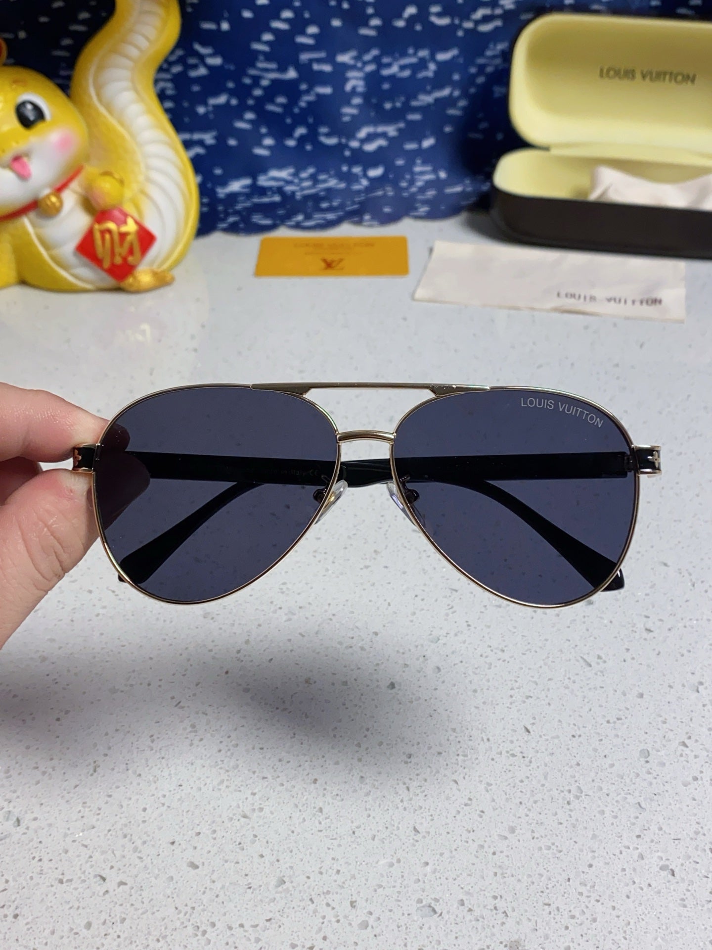 PILOT SUNGLASSES 571635 IN GOLD METAL BLACK LENSES MONOGRAM LOGO