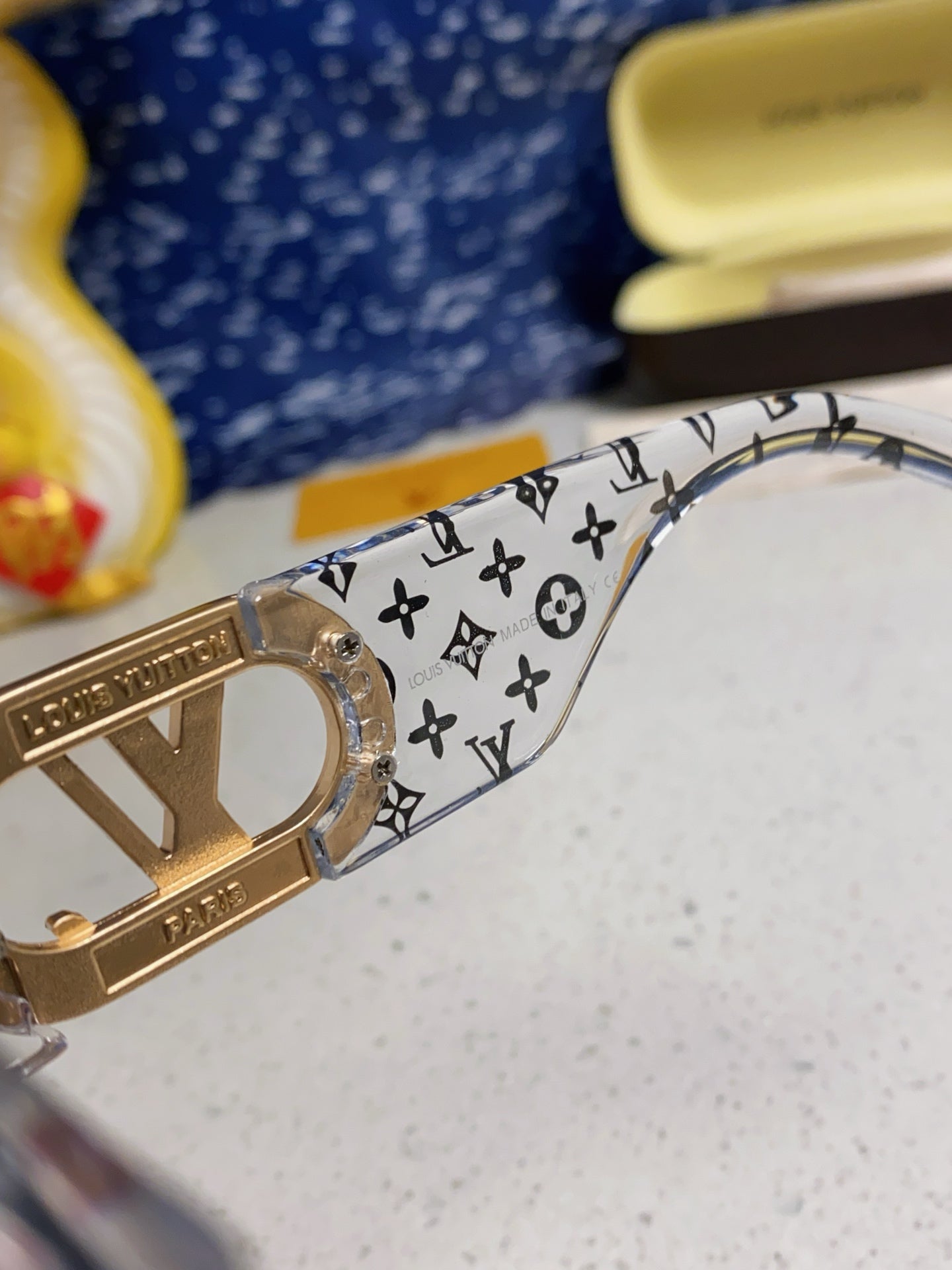 LINK SQUARE SUNGLASSES 570271 IN CLEAR ACETATE MONOGRAM LOGO ON FRAME