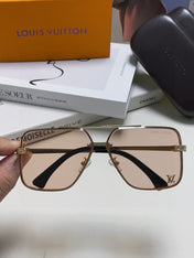 SQUARE SUNGLASSES 570262 IN GOLD METAL LIGHT BROWN LENS