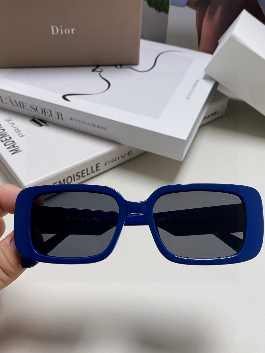 MONTAIGNE SUNGLASS 571595 IN BLUE ACETATE TEXT LOGO