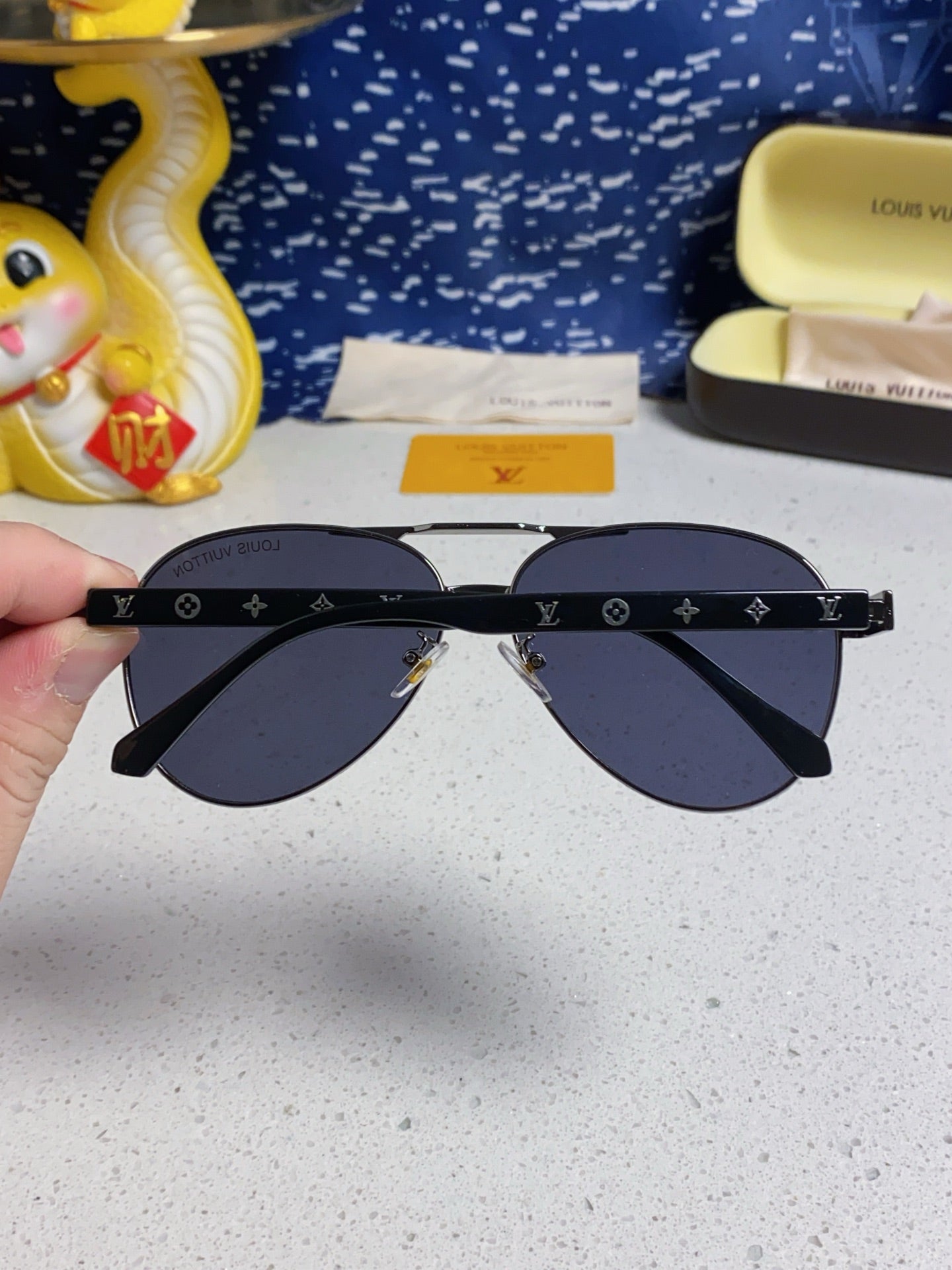 PILOT SUNGLASSES 571636 IN METAL BLACK LENSES MONOGRAM LOGO