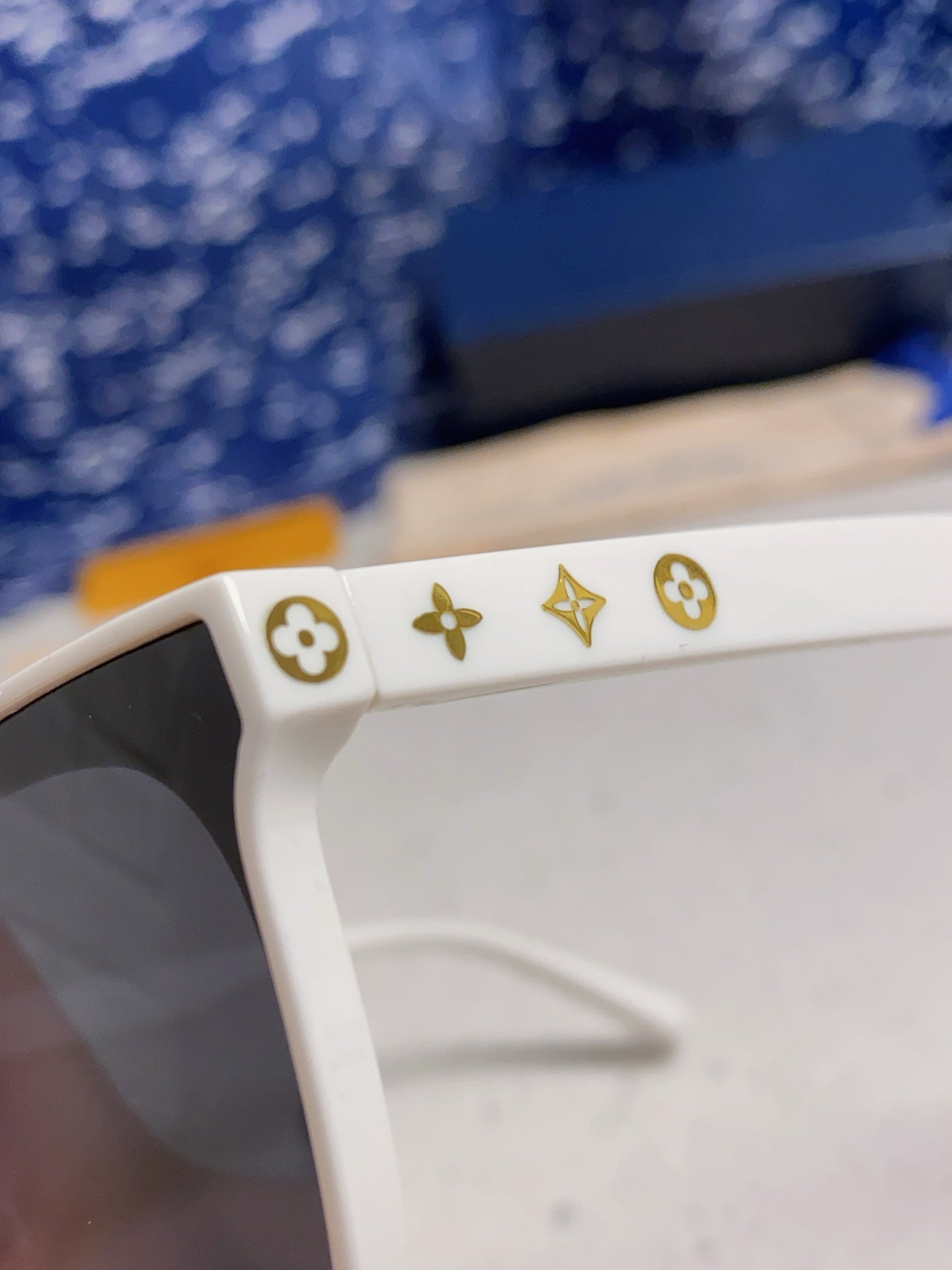 CAT EYE SUNGLASSES 571651 IN WHITE ACETATE