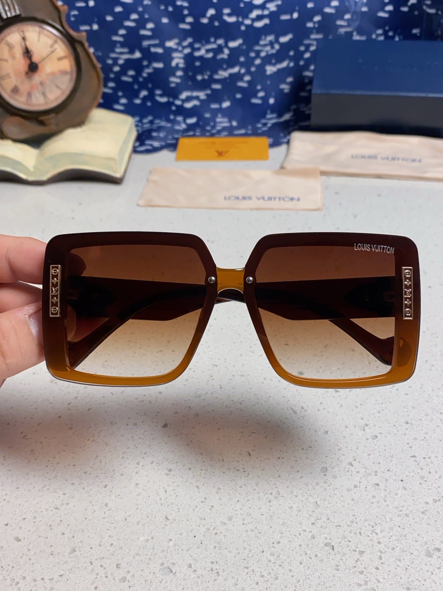 SQUARE SUNGLASSES 571655 IN BROWN CLEAR ACETATE
