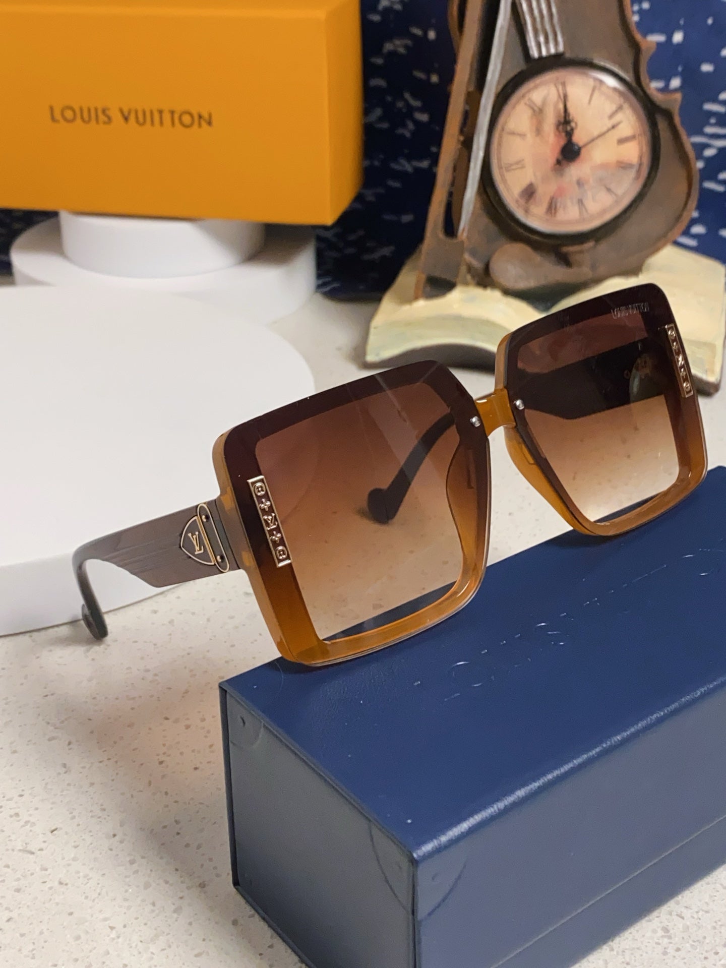 SQUARE SUNGLASSES 571655 IN BROWN CLEAR ACETATE