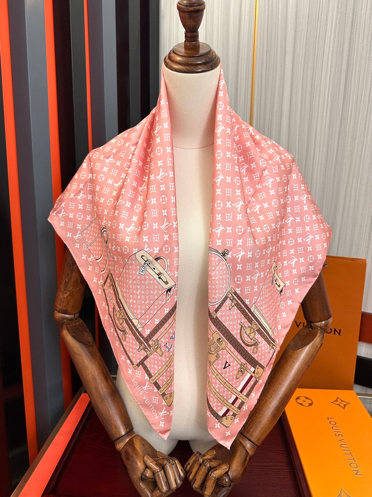 LV SCARF 90 CM IN SILK 733840