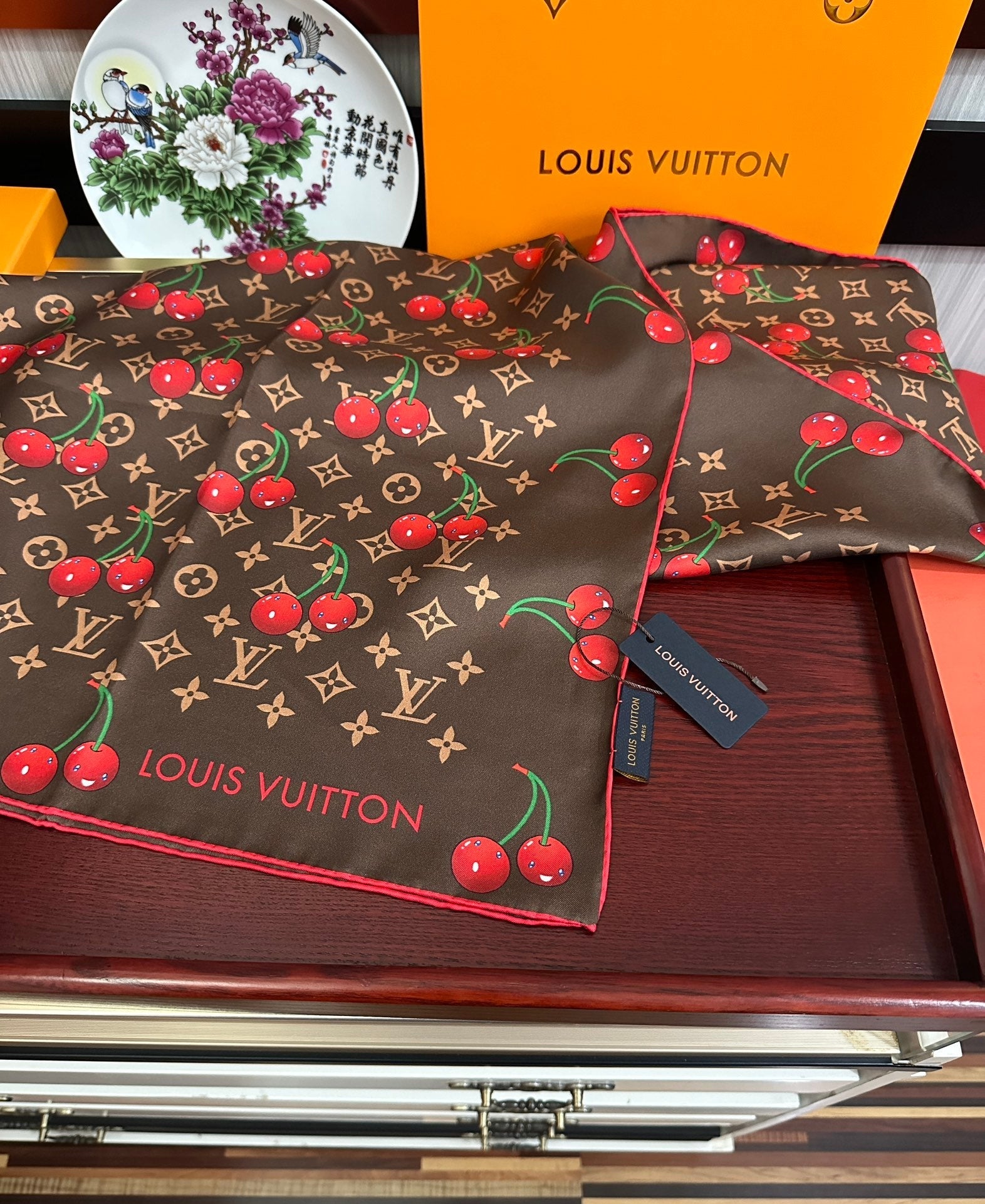 LV SCARF 90 CM IN SILK 05