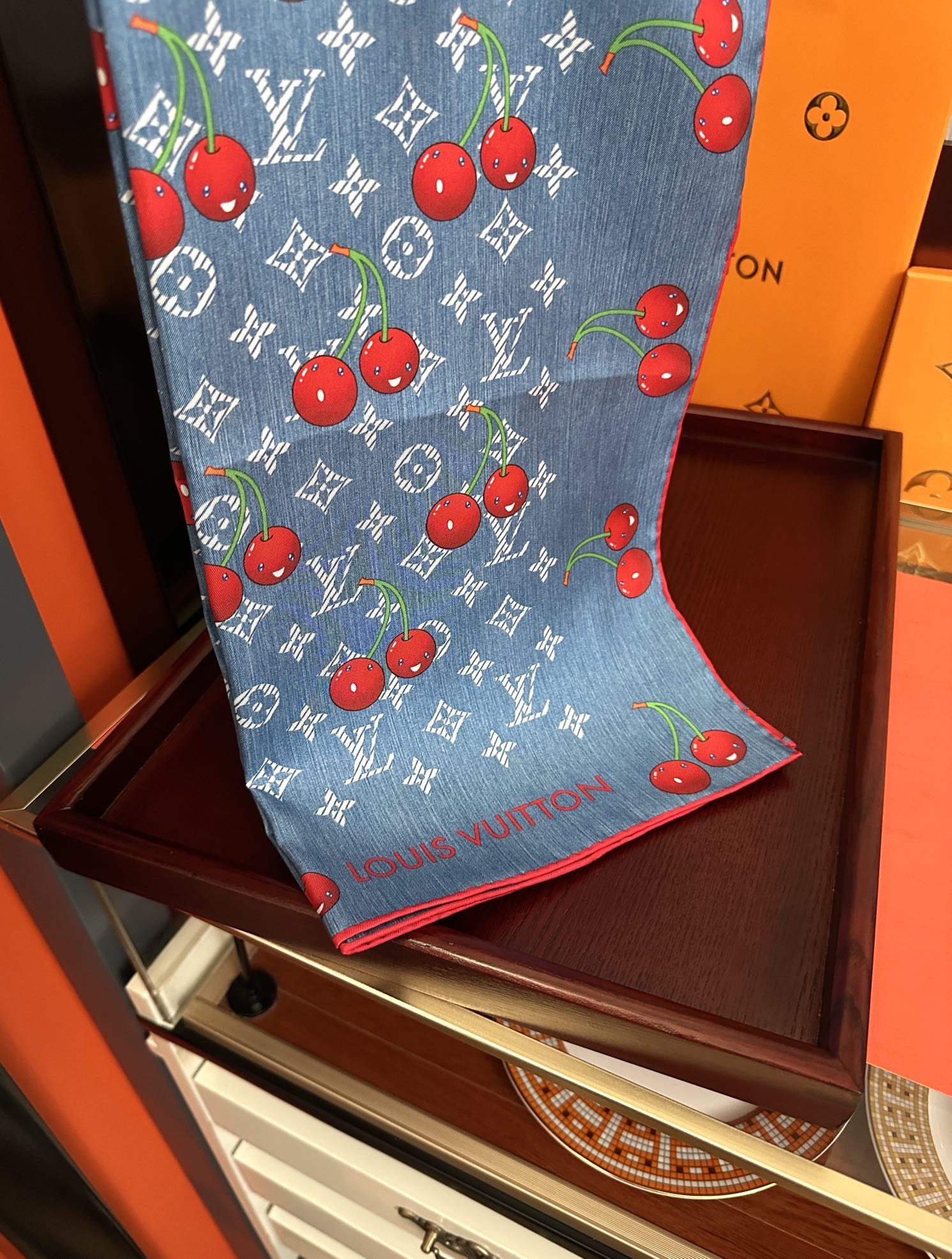 LV SCARF 90 CM IN SILK 04