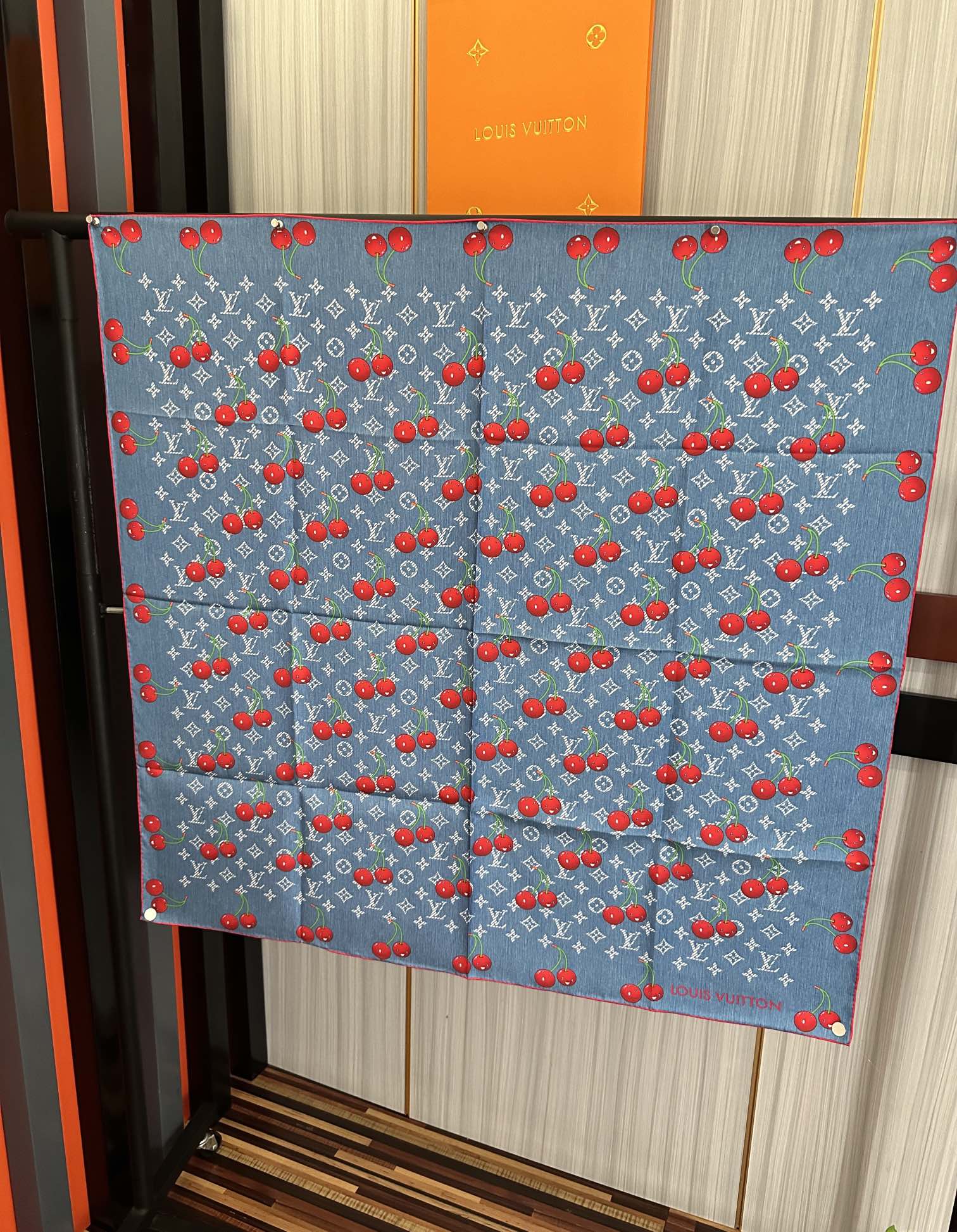 LV SCARF 90 CM IN SILK 04