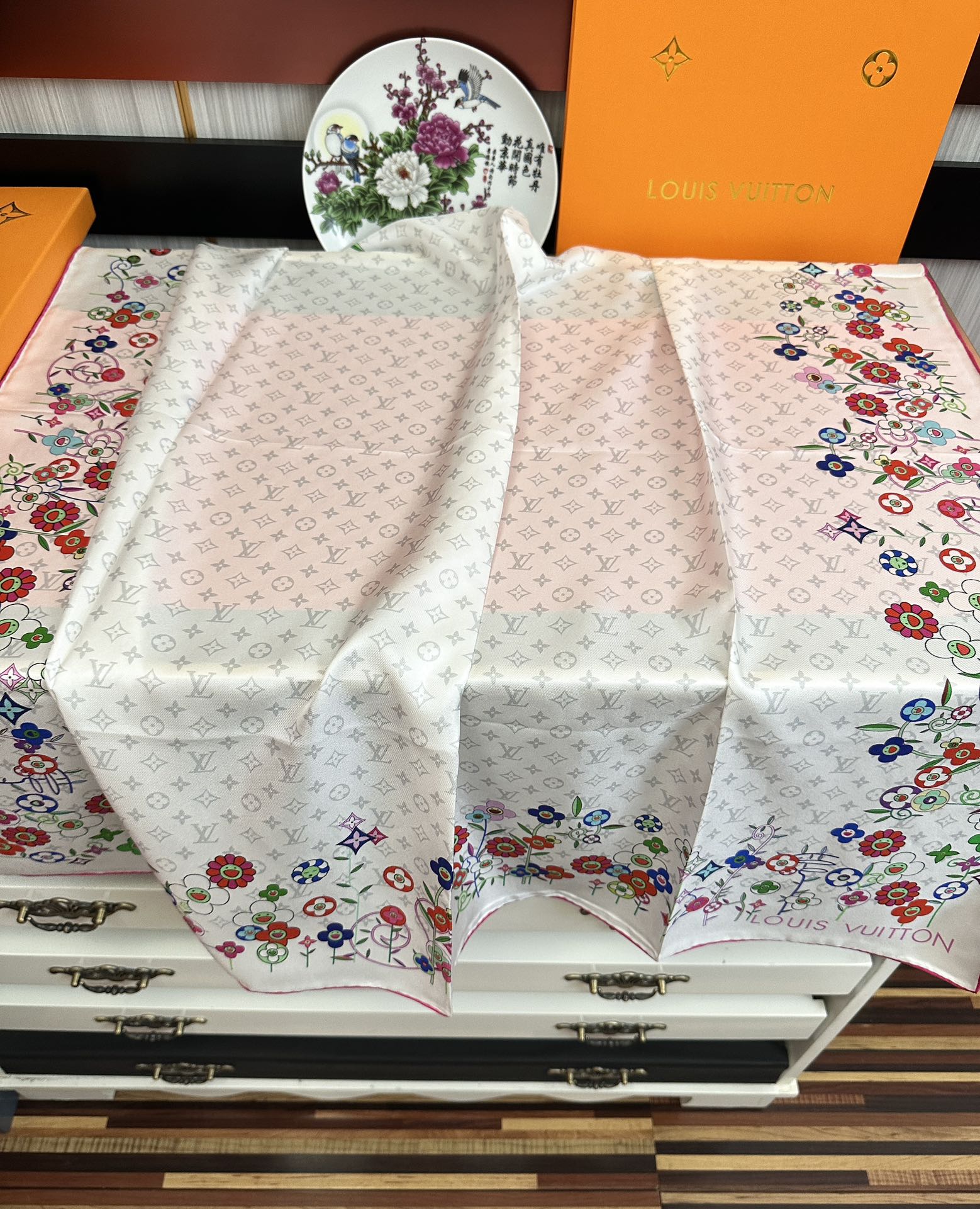 LV SCARF 90 CM IN SILK 01