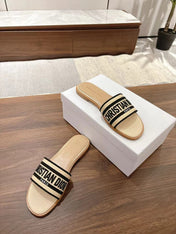 DWAY SLIDES IN BEIGE AND BLACK TECHNICAL FABRIC