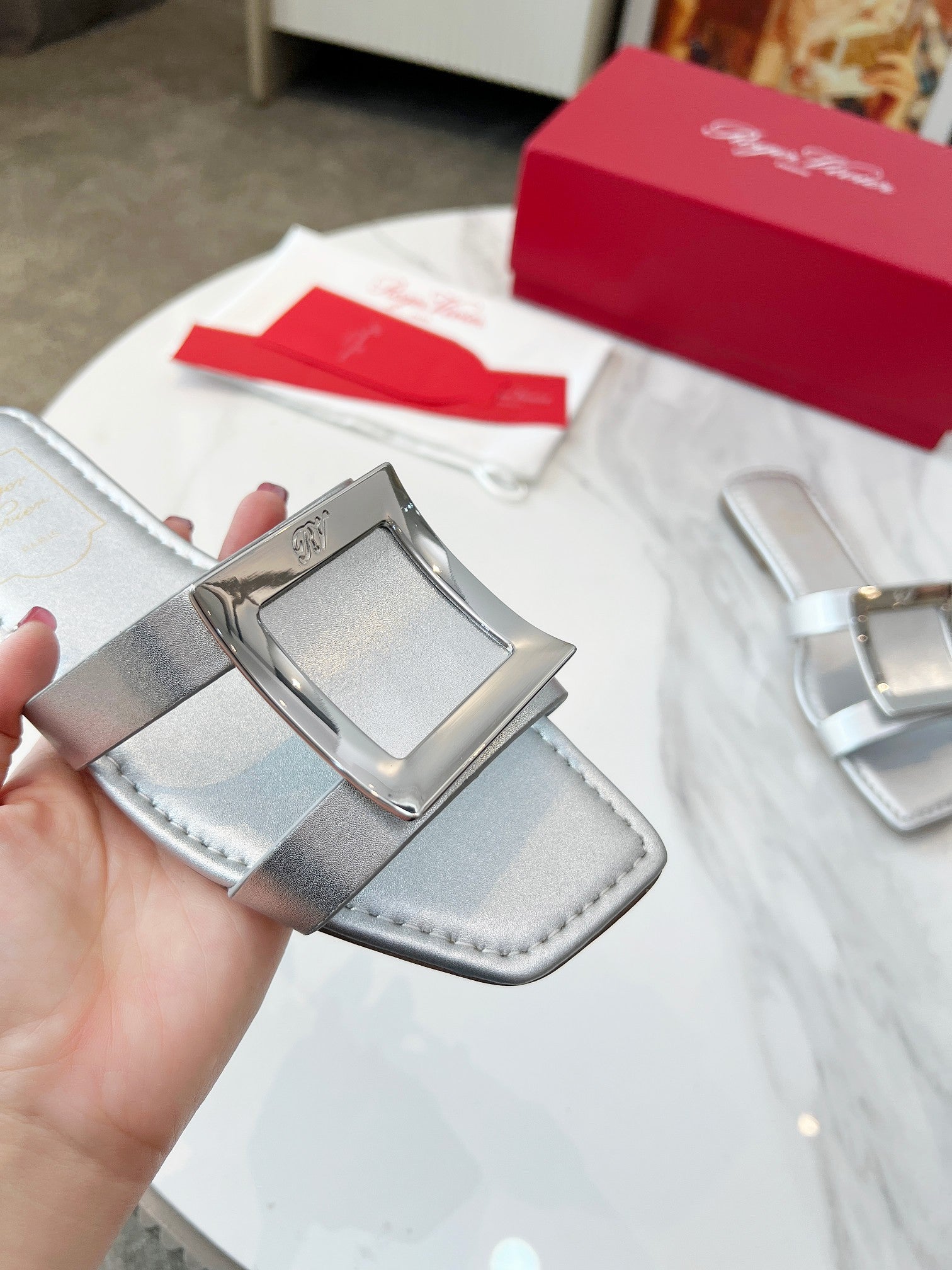 VIV' BY THE SEA MULES IN SILVER CALFSKIN SILVER BUCKLE