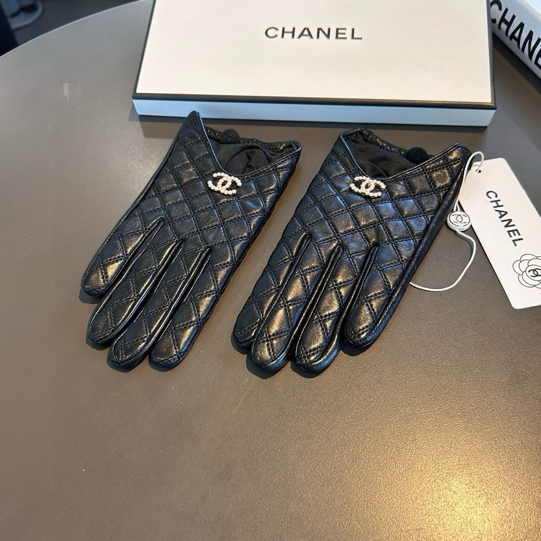 GLOVES IN BLACK LAMBSKIN 465006