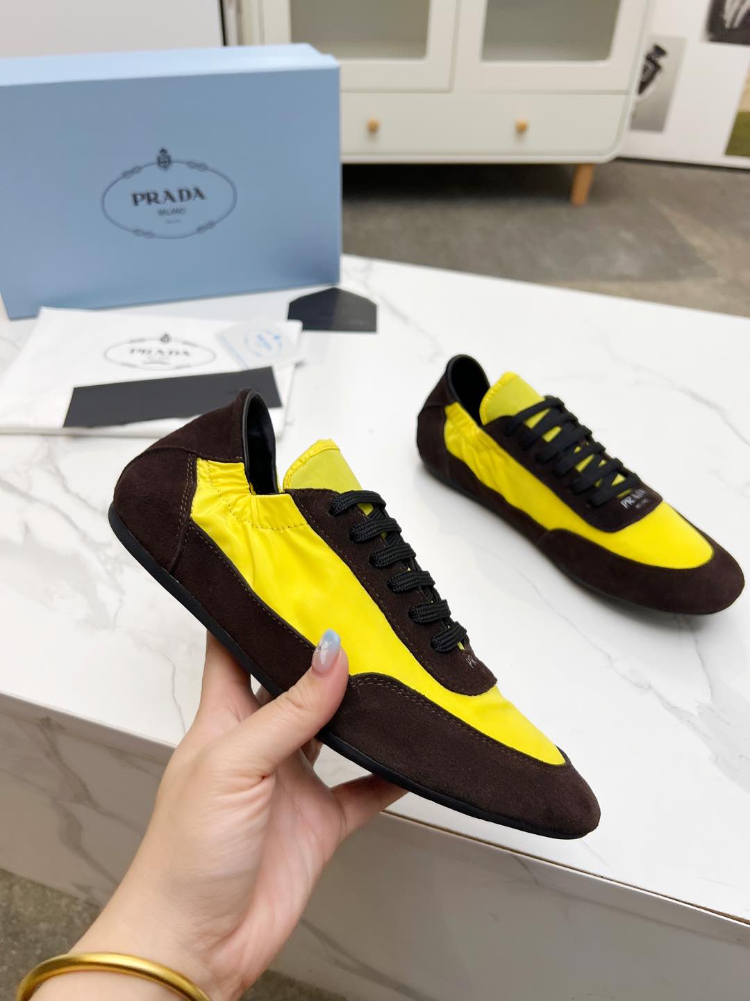 COLLAPSE SNEAKERS IN CHOCOLATE SUEDE AND YELLOW NYLON