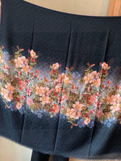 SCARF 200 CM IN BLACK CASHMERE WITH COLORFUL FLOWER 405252