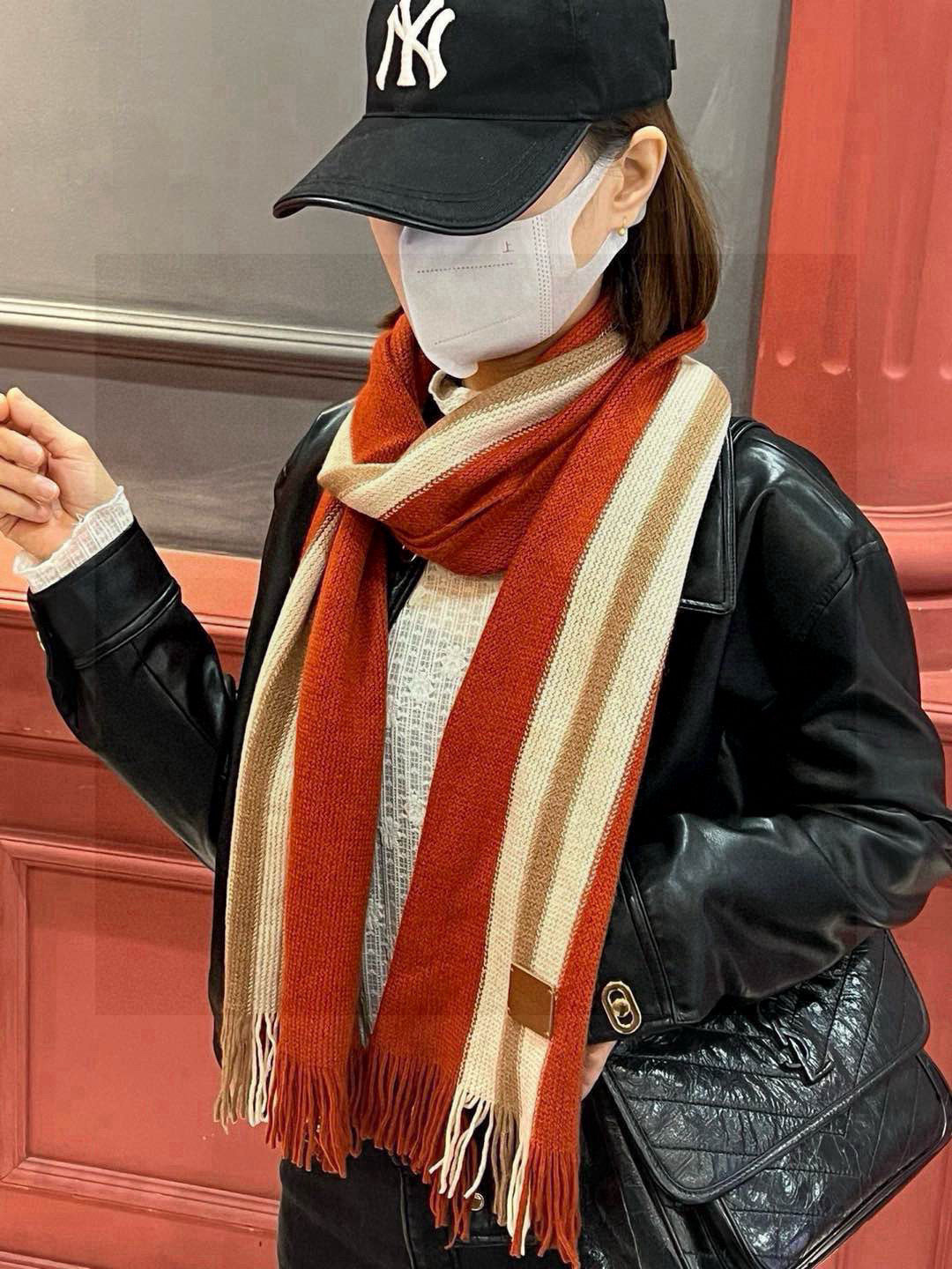 GUCCI 25S SCARF 180 IN CASHMERE 711251