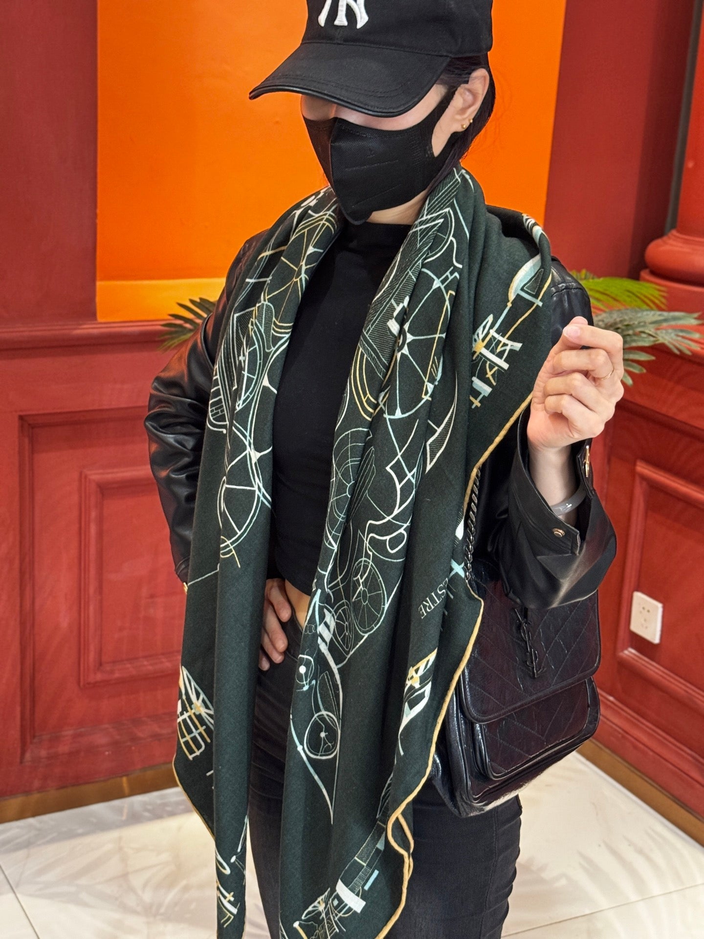 HERMES 25S SCARF 140 IN CASHMERE SILK 727320