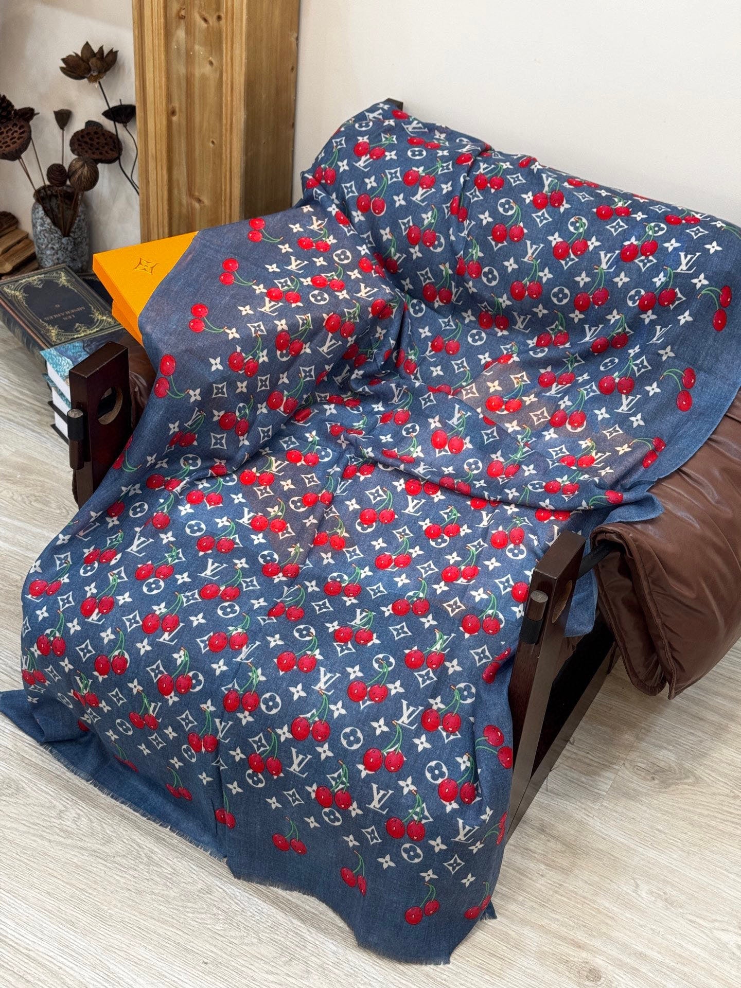 LV SCARF 200 CM IN CASHMERE 728982