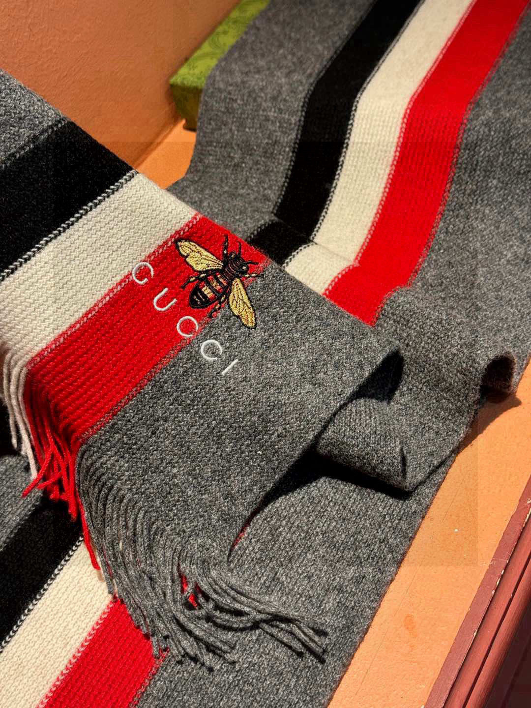 GUCCI 25S SCARF 180 IN CASHMERE 730565