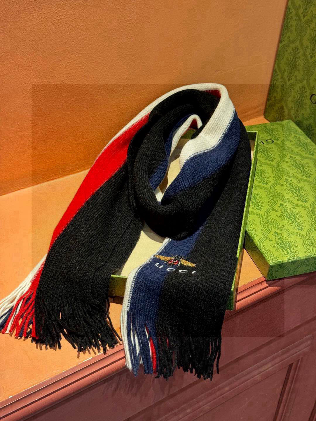 GUCCI 25S SCARF 180 IN CASHMERE 730566