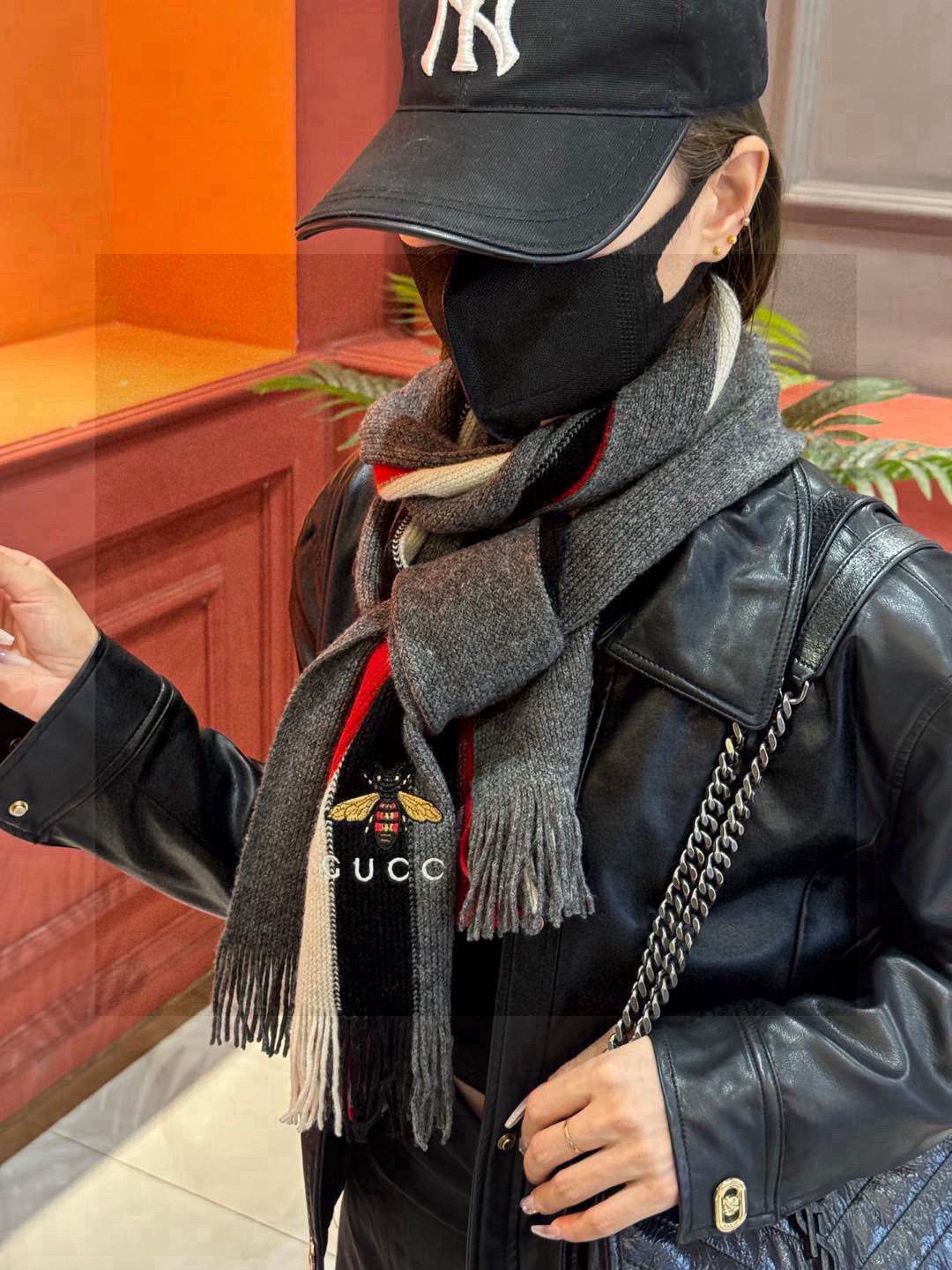 GUCCI 25S SCARF 180 IN CASHMERE 730567