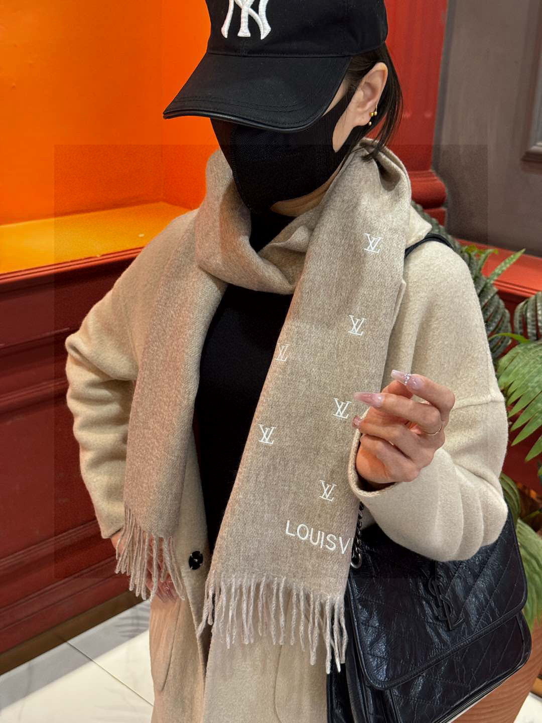 LV SCARF 180 CM IN CASHMERE 730568