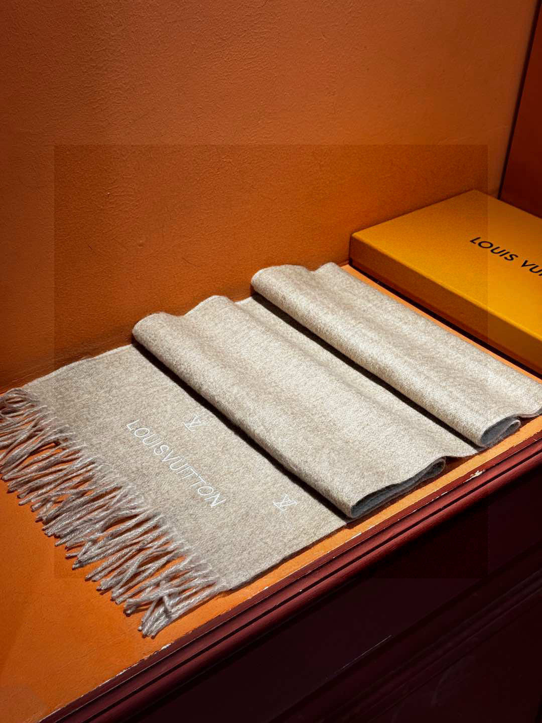 LV SCARF 180 CM IN CASHMERE 730568