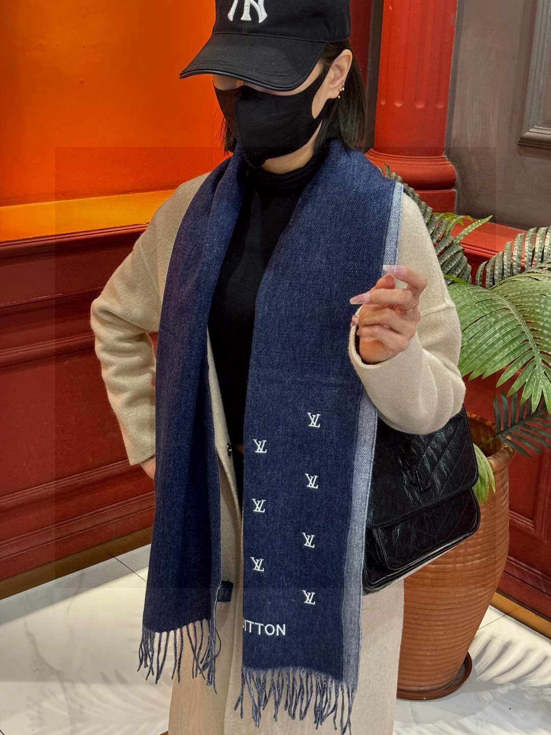 LV SCARF 180 CM IN CASHMERE 730570