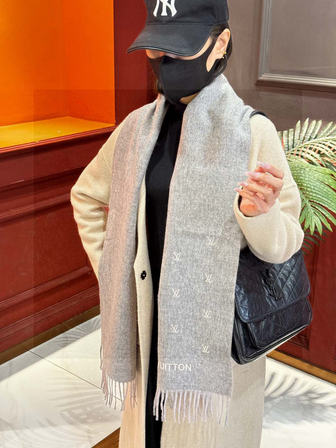 LV SCARF 180 CM IN CASHMERE 730571