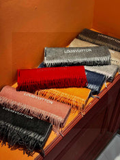 LV SCARF 180 CM IN CASHMERE 730572